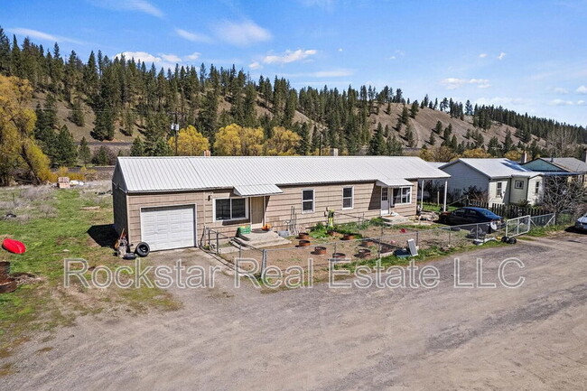 Building Photo - 9322 Cheney Spokane Rd