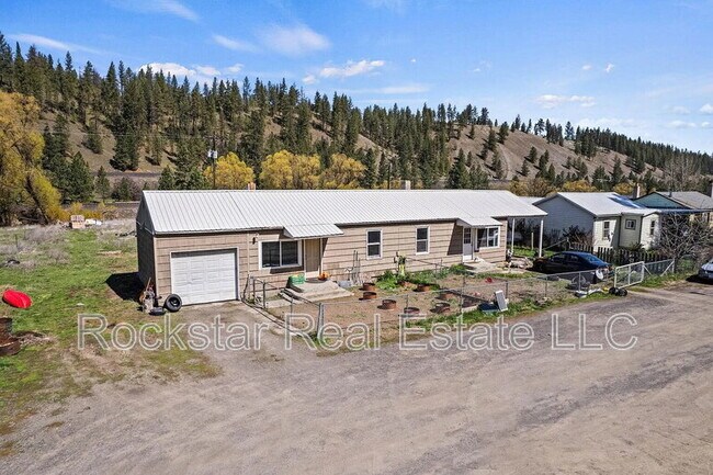 Building Photo - 9322 S Spokane St