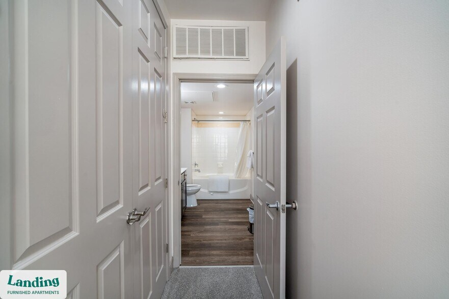 Building Photo - 3010 Eden Ave