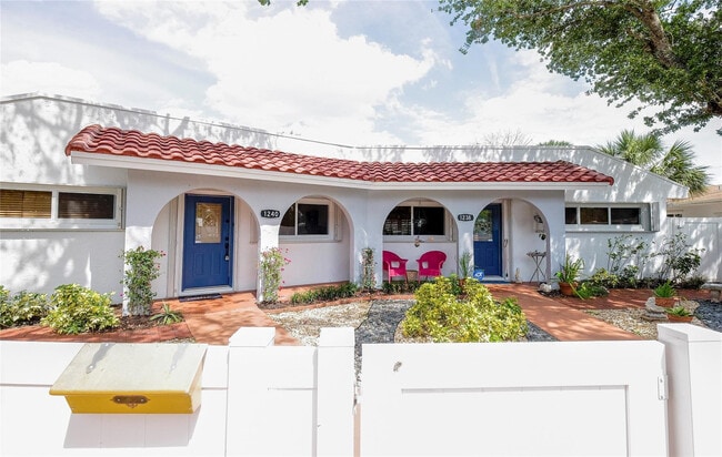 Building Photo - 1240 SW 13th Cir