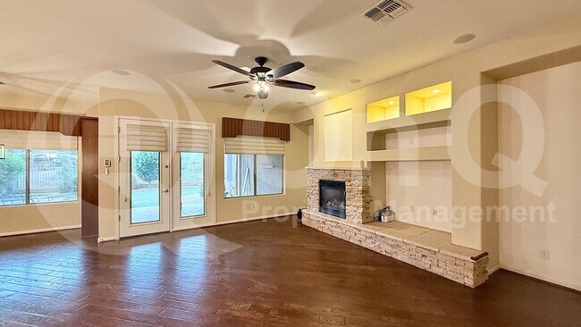 Building Photo - 28978 N 70th Dr