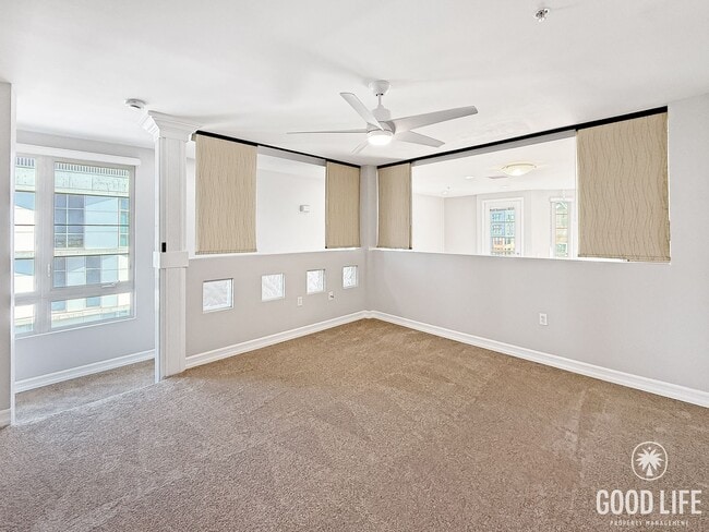 Building Photo - Beautiful East Village Condo w/ W/D, A/C & Balcony Views!