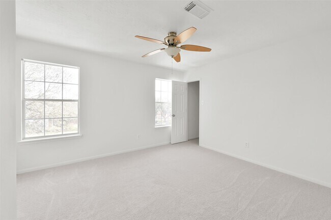 Building Photo - 28807 Hidden Cove Dr