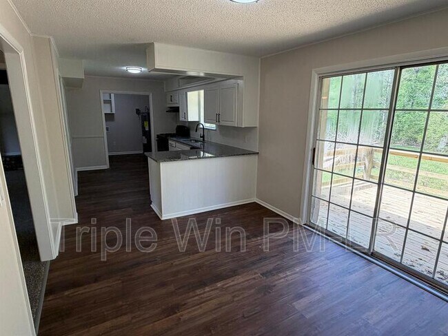 Building Photo - 17512 Bradshaw Rd