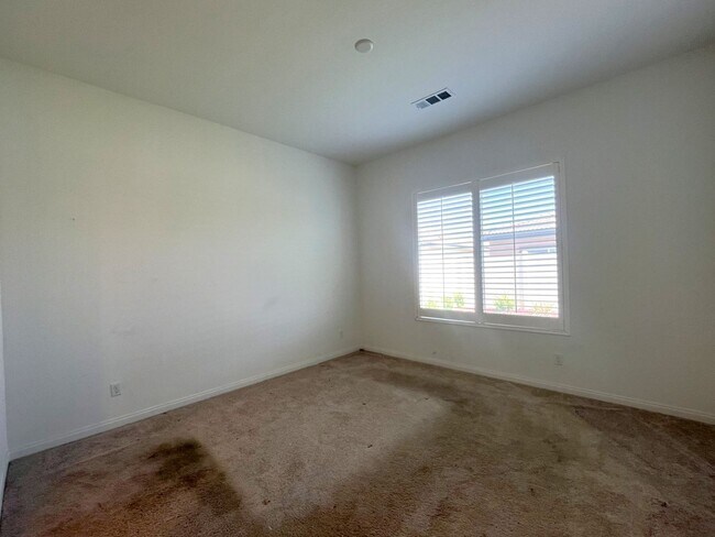 Building Photo - 2 bed, 2 bath located in Corona, CA! (55+ ONLY)