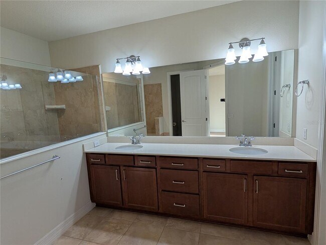 Building Photo - 1381 Patterson Ter