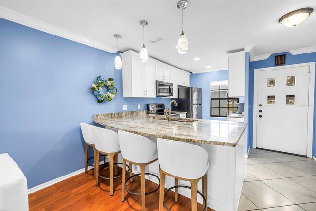 Building Photo - 9224 Mission Oaks Blvd