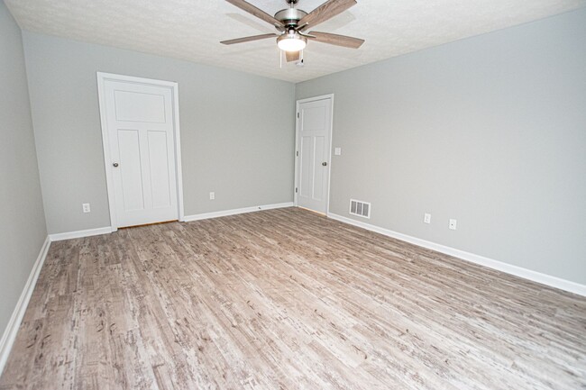 Building Photo - 412 Eagle Pointe Dr