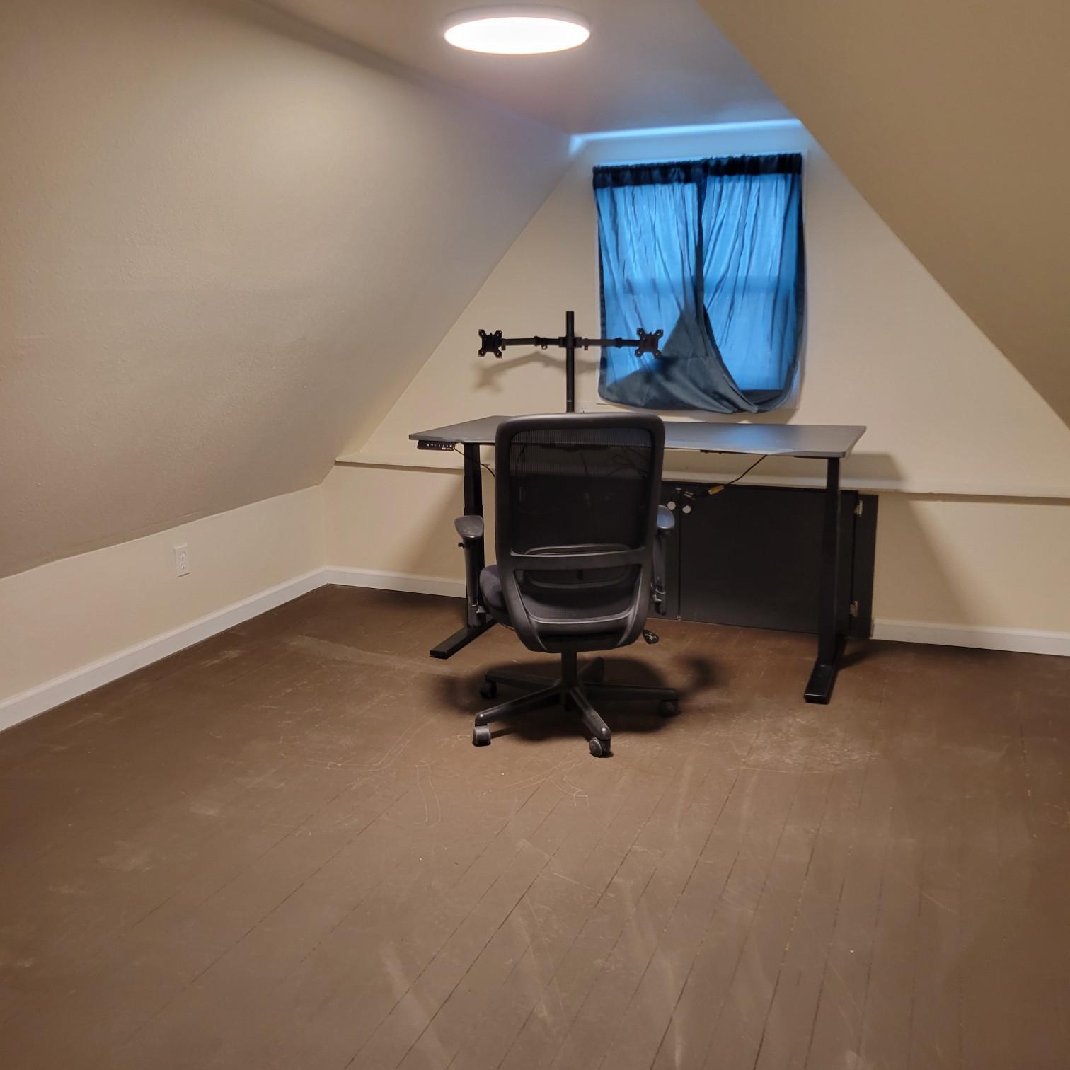 Building Photo - 1213 Center St