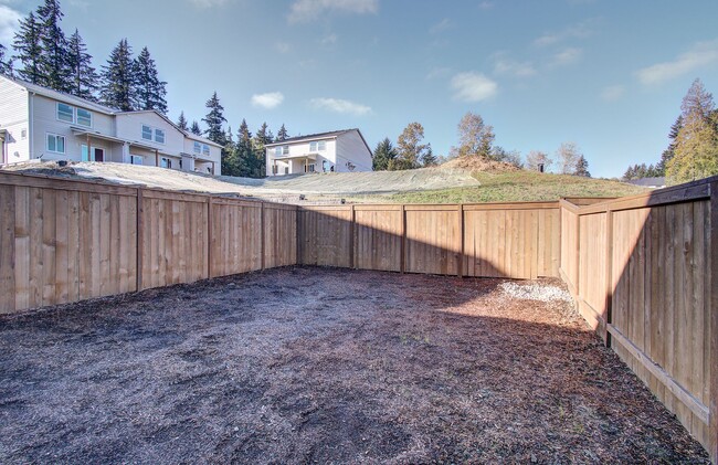 Building Photo - Immaculate Ridgefield Townhome