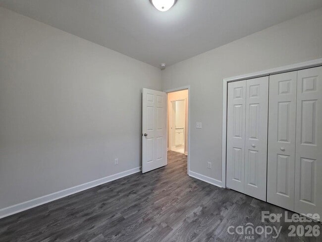 Building Photo - 215 Division Ave