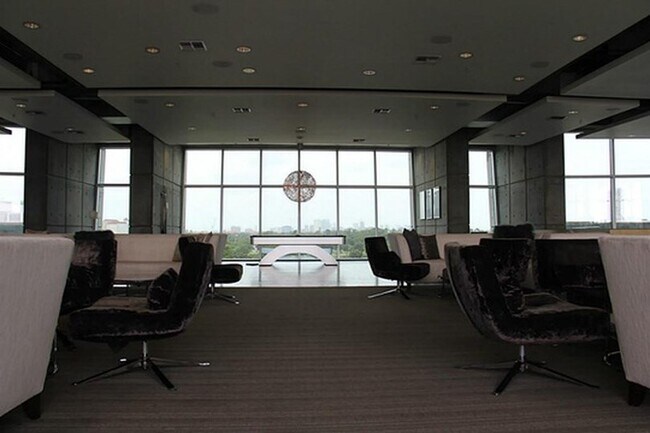 Building Photo - 5925 Almeda Rd