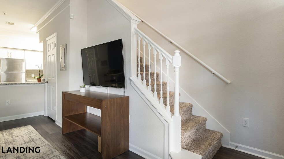 Building Photo - 2801 Biltmore Park Dr