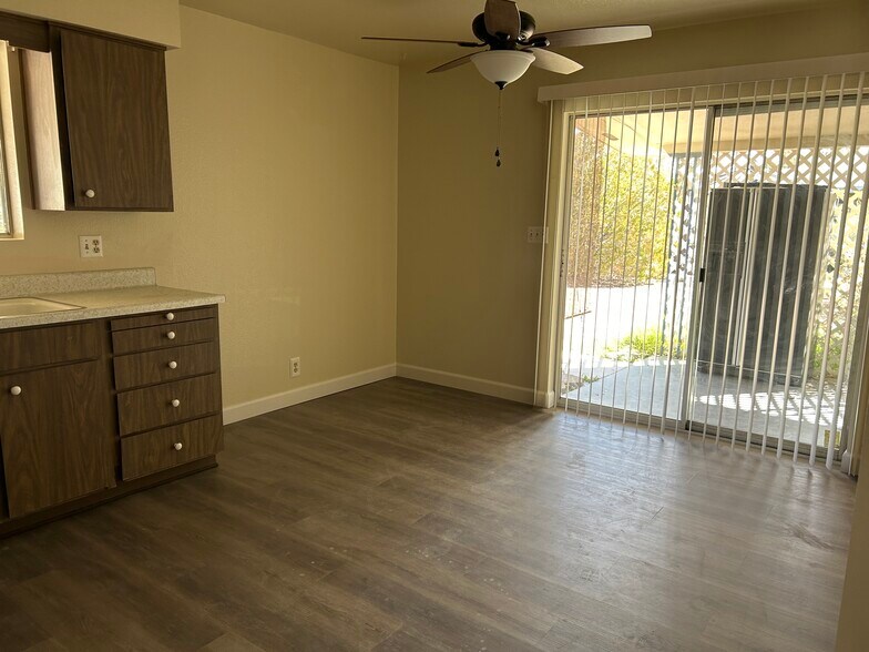 Building Photo - 6049 E Albany St