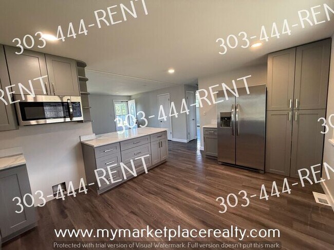 Building Photo - Charming Lakewood Home - 4 Bedrooms & 2 Bathrooms