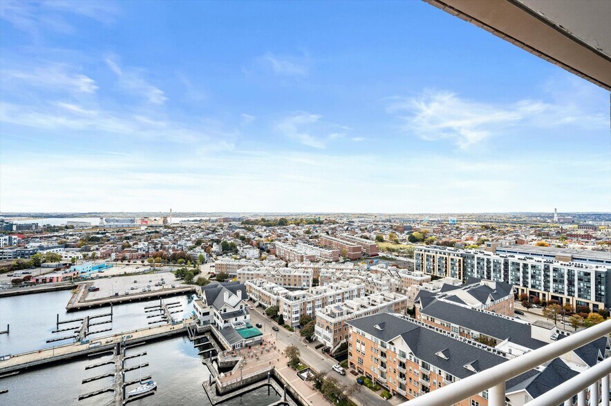 Building Photo - 100 Harborview Dr