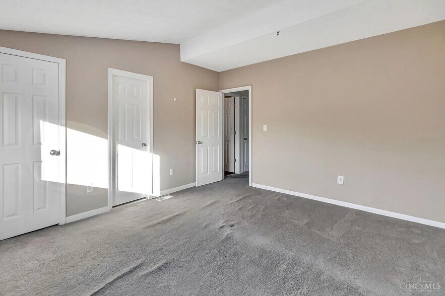 Building Photo - 7752 Montgomery Rd