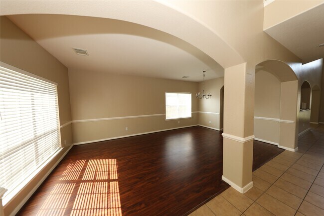 Building Photo - 2311 Diamond Springs Dr