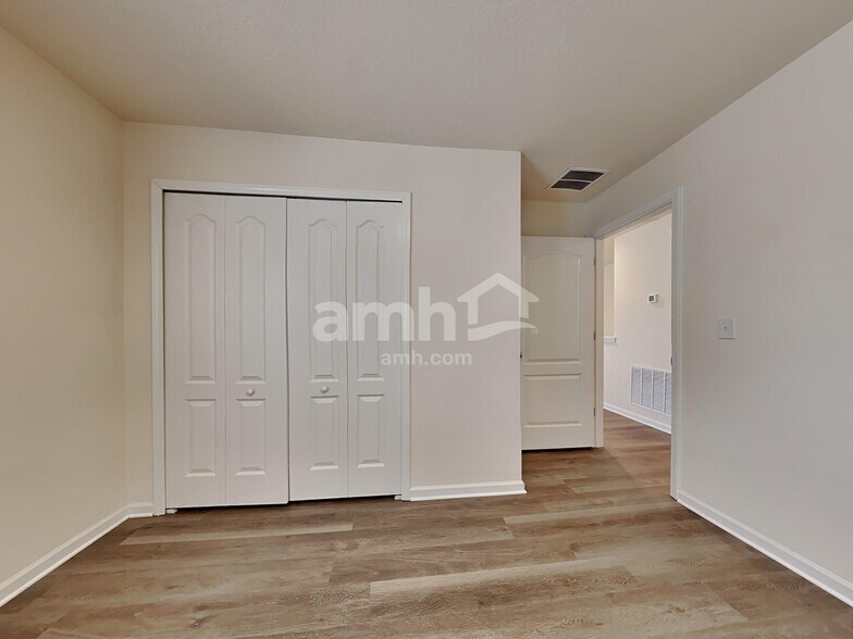 Building Photo - 22 N Hamilton Springs Rd