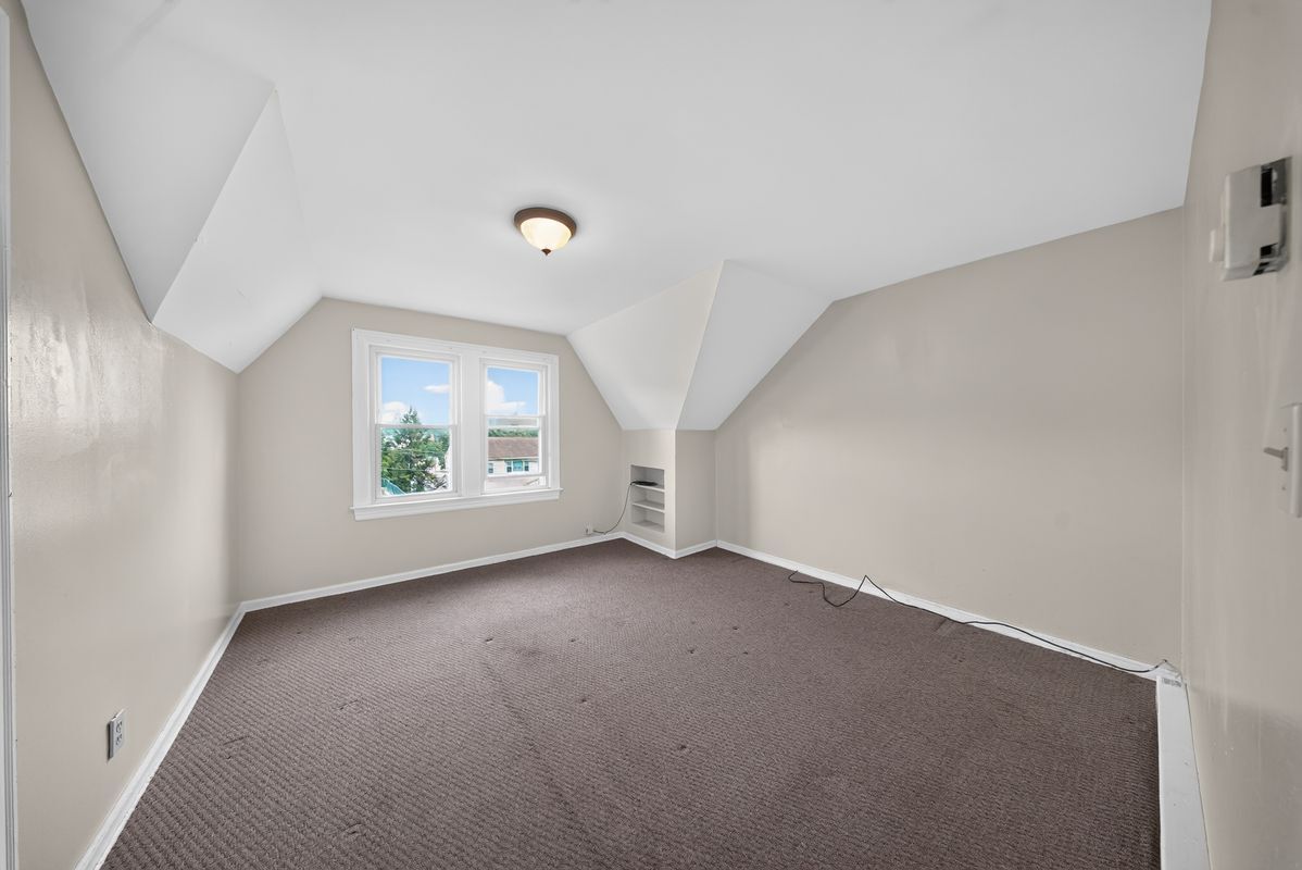Building Photo - 53 Mohican Ave