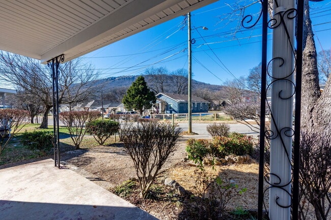 Building Photo - 3312 Tarlton Ave