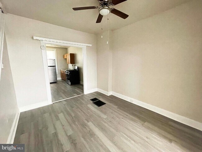 Building Photo - 1736 Darley Ave