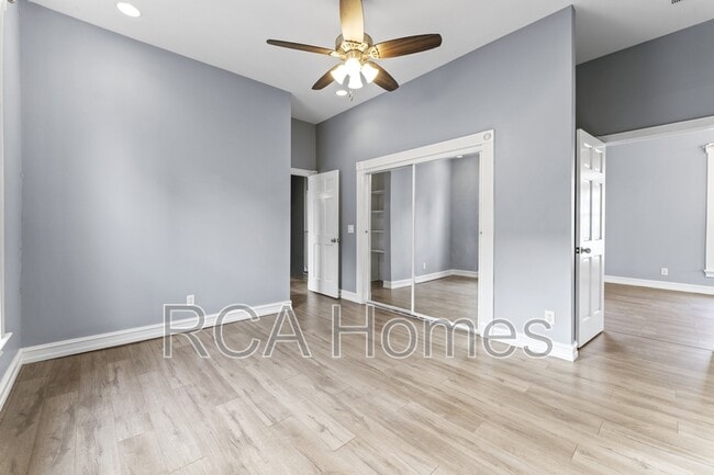 Building Photo - 918 N College Ave