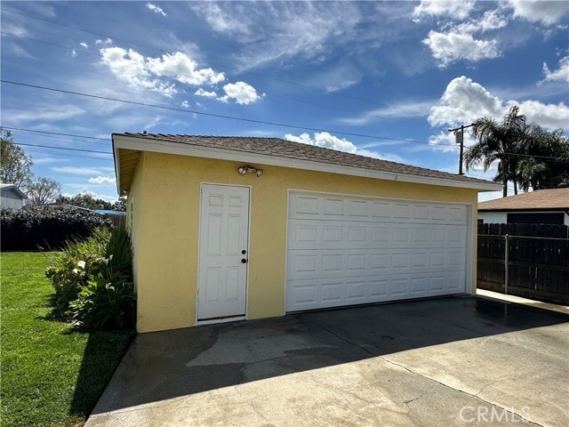 Building Photo - 4981 Lincoln Ave