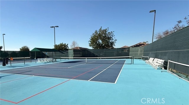 Building Photo - 924 Essex Rd