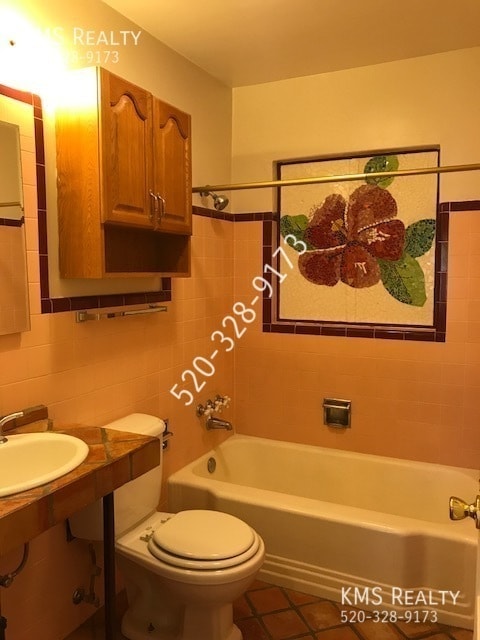 Building Photo - 625 N Desert Ave