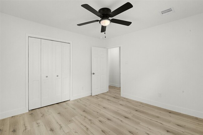 Building Photo - 6403 Illinois St