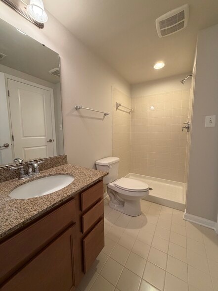 Building Photo - 45903 Peach Oak Terrace