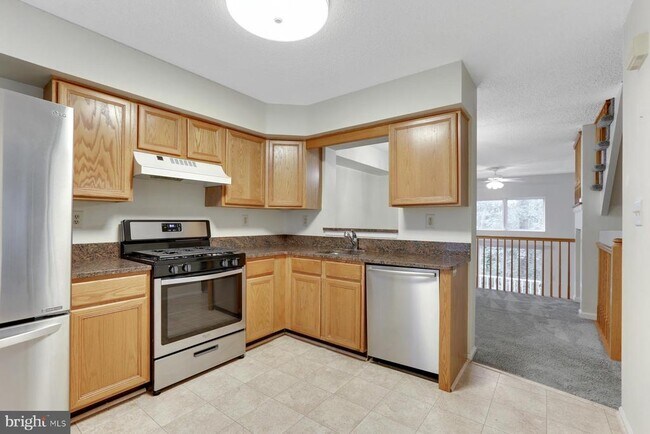 Building Photo - 140 S Barrow Pl