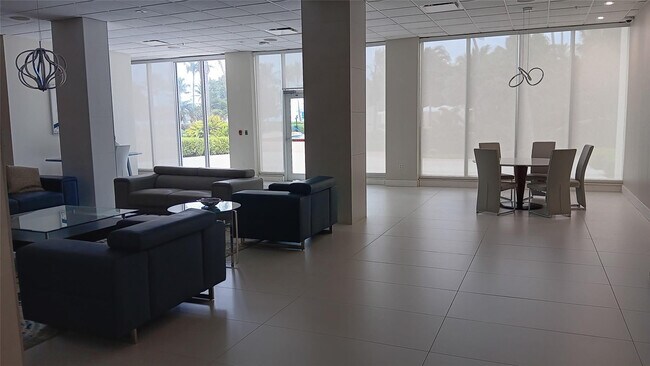 Building Photo - 3001 S Ocean Dr