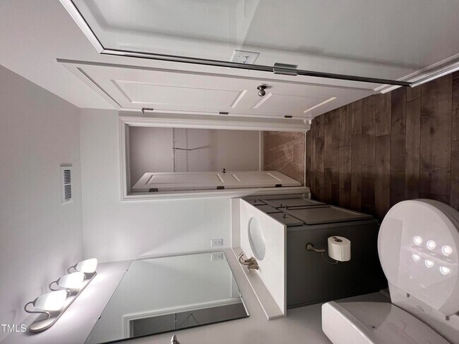 Building Photo - 52 Camel Crazies Pl