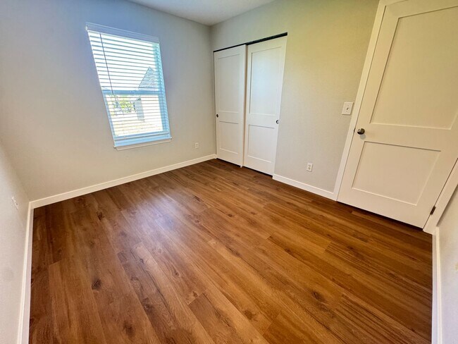 Building Photo - Just remodeled!! Mount Vernon 3 Bedroom House