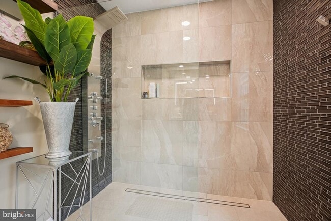 Building Photo - 4353 Westover Pl NW