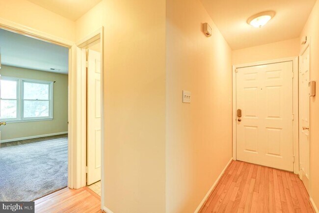 Building Photo - 20649 Shadyside Way