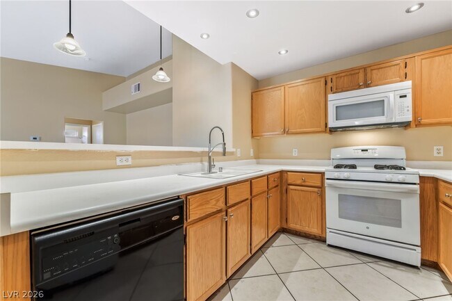 Building Photo - 350 S Durango Dr