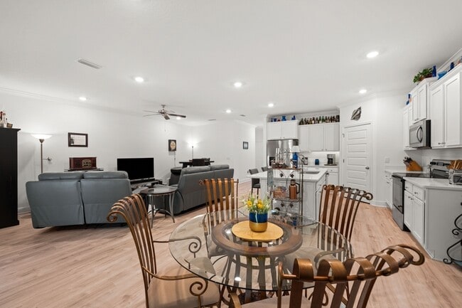 Building Photo - 157 JRS Wy