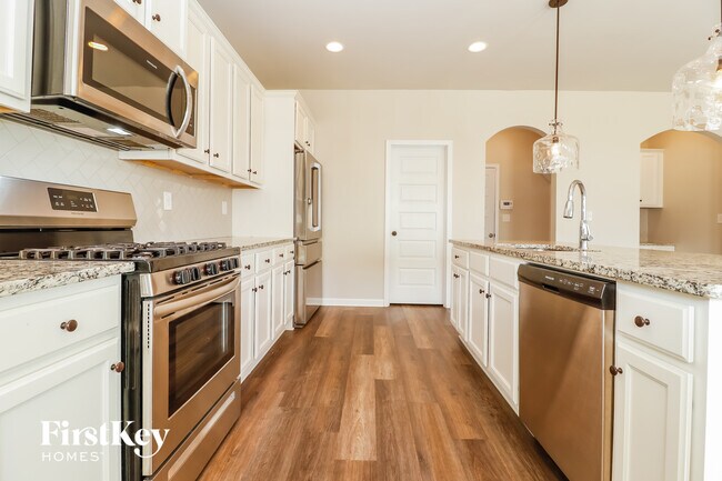 Building Photo - 225 Villa Grande Dr