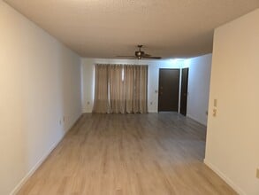 Building Photo - 9310 W Spanish Moss Ln