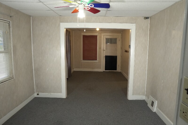 Building Photo - 136 Stephens St