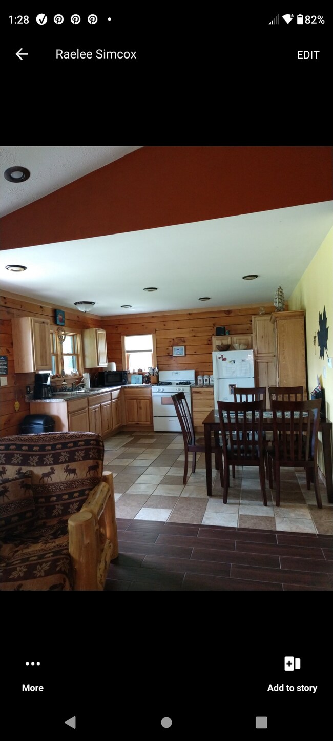 Building Photo - 8 Ridge St