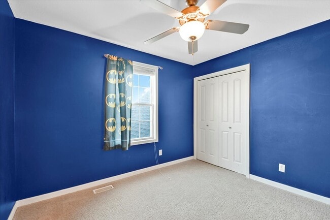 Building Photo - 705 Bergamot Dr
