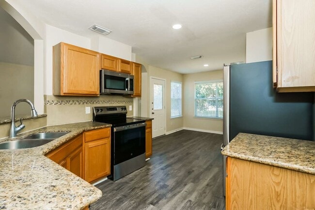 Building Photo - 10714 Estelle Cir