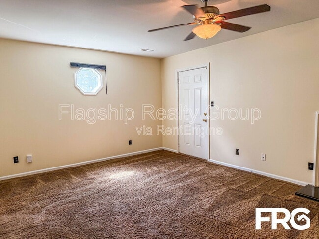 Building Photo - 105 Chesterfield Ct