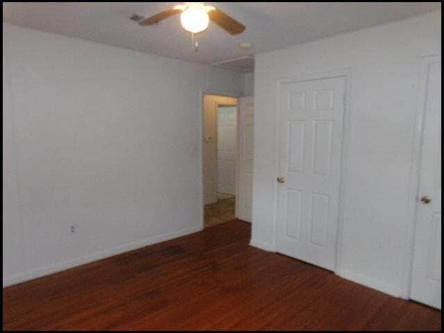 Building Photo - 107 S Holly St