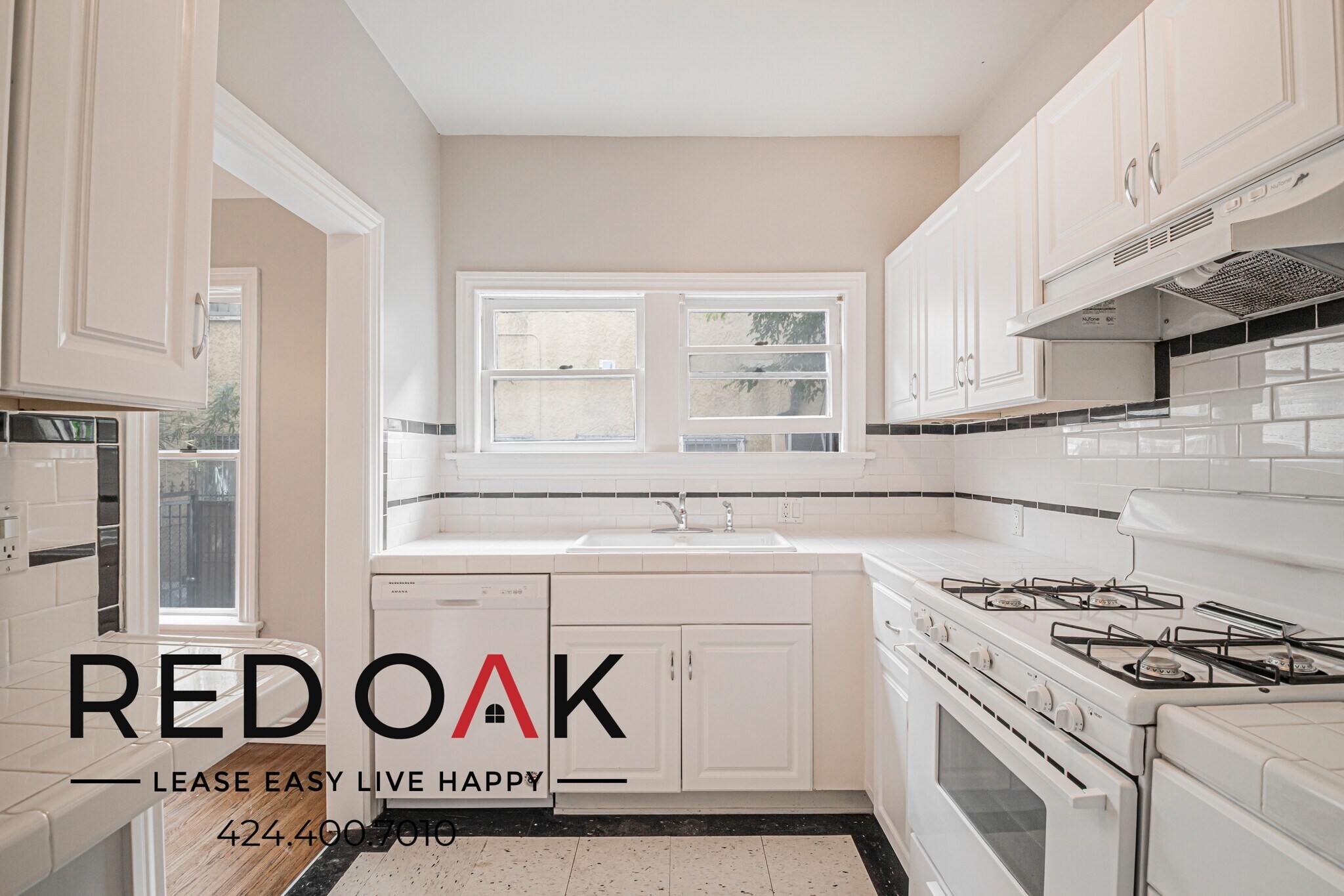 Building Photo - 109 S Sycamore Ave