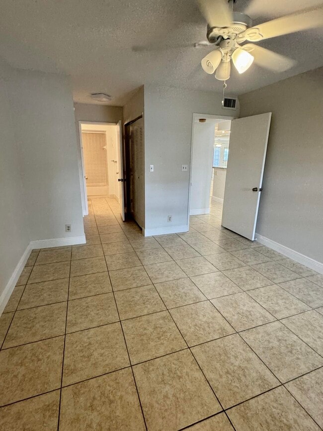 Building Photo - 9071 Tracy Ct